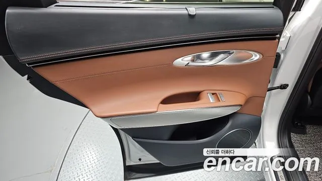 Genesis GV70 — Фото автомобиля 14