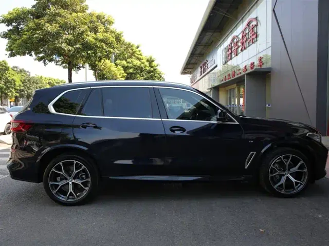 BMW X5 — Фото автомобиля 10