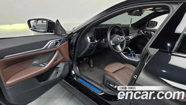 BMW i4 — Фото автомобиля 8