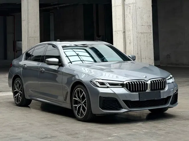 BMW 5 Series — Фото автомобиля 2
