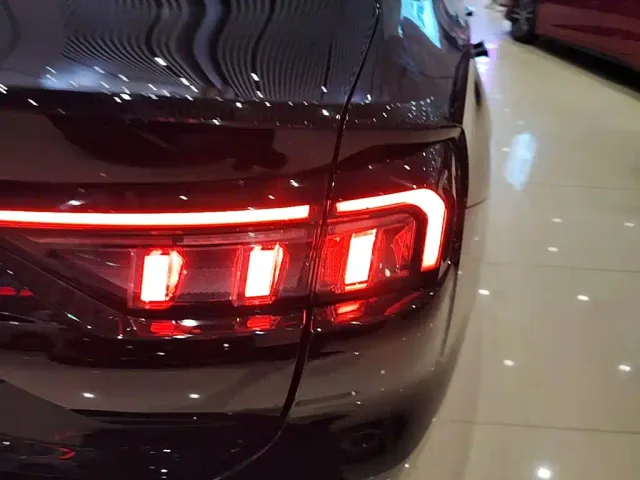 Ford Mondeo — Фото автомобиля 7