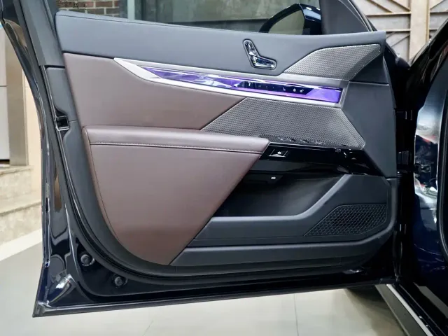 BMW 7 Series — Фото автомобиля 5