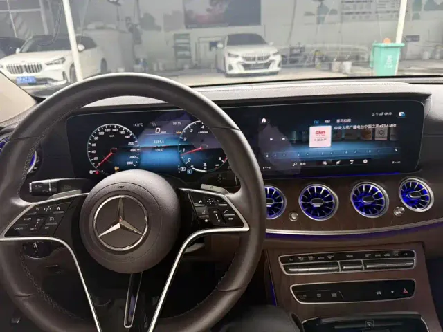 Mercedes-Benz E-Class — Фото автомобиля 7