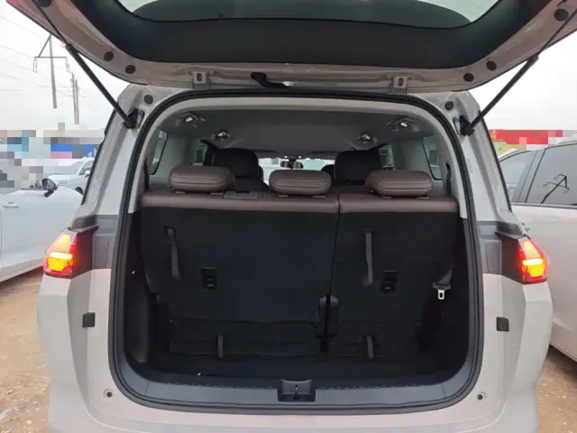 Wuling Starlight 730 — Фото автомобиля 18