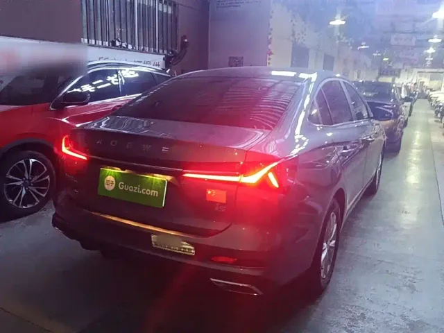 Roewe i5 — Фото автомобиля 6