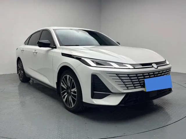 Changan Eado — Фото автомобиля 3