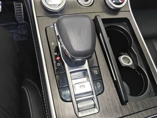 Hongqi H9 — Фото автомобиля 13