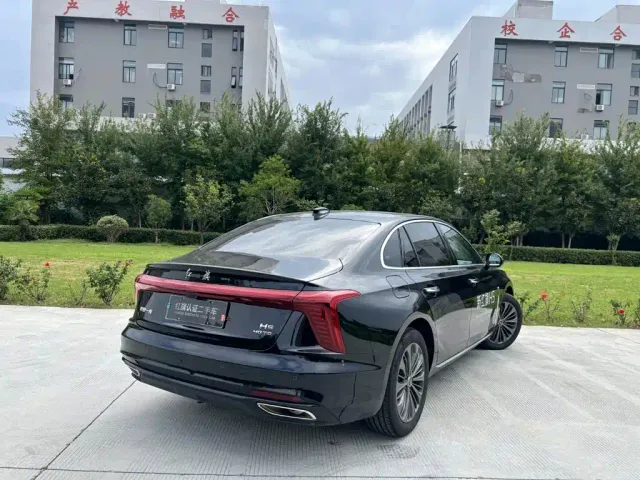 Hongqi H5 — Фото автомобиля 2