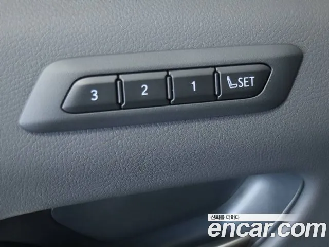 Lexus UX — Фото автомобиля 12