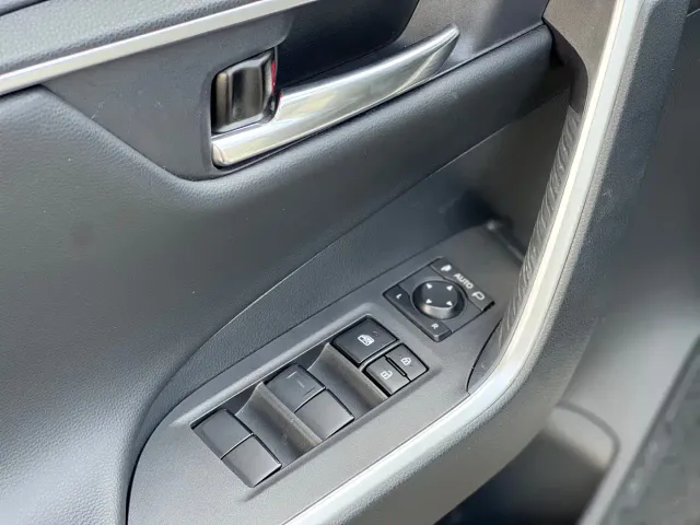 Toyota RAV4 — Фото автомобиля 5