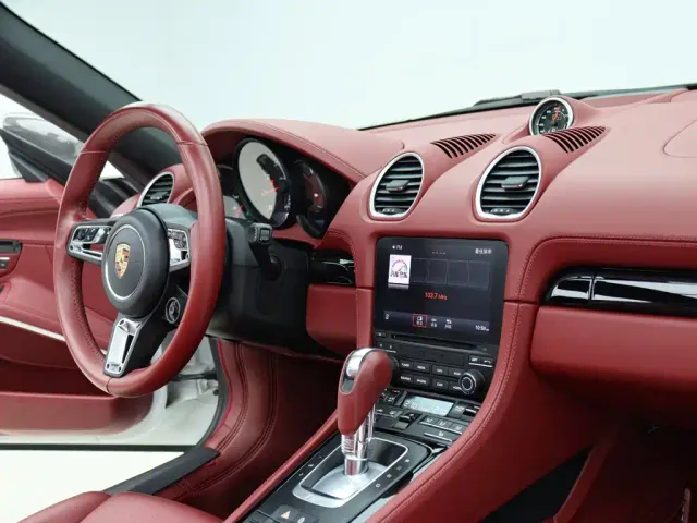 Porsche 718 — Фото автомобиля 14