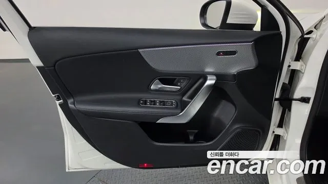 Mercedes-Benz A-Class — Фото автомобиля 23