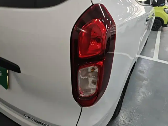 Wuling Hongguang — Фото автомобиля 7