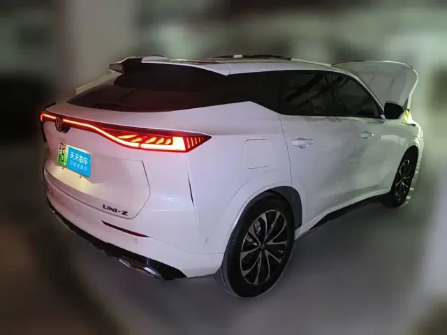 Changan UNI-Z — Фото автомобиля 2