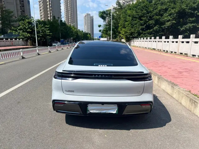 Geely Galaxy E8 — Фото автомобиля 8