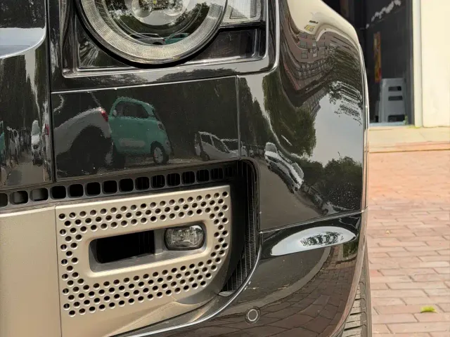 Land Rover Defender — Фото автомобиля 15