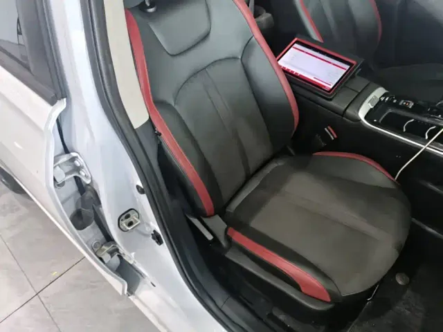 Dongfeng Yixuan MAX — Фото автомобиля 24