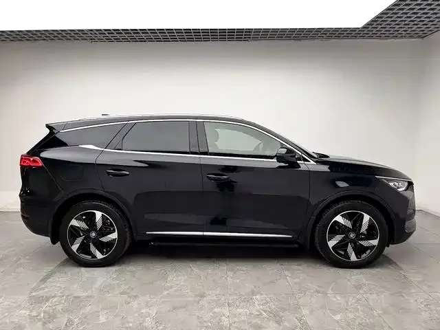 BYD Tang — Фото автомобиля 17