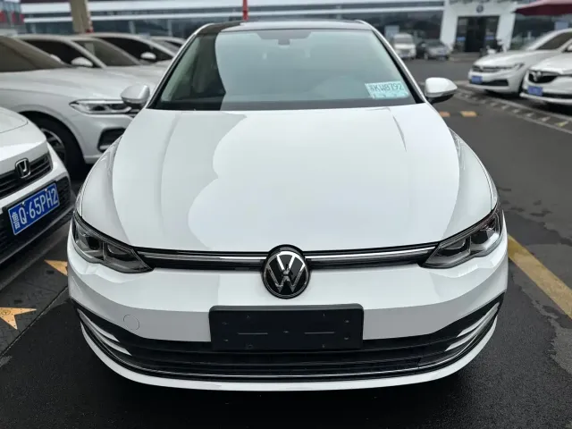 Volkswagen Golf — Фото автомобиля 2