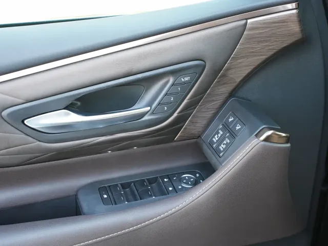 Toyota Alphard — Фото автомобиля 13