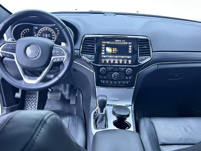 Jeep Grand Cherokee — Фото автомобиля 18