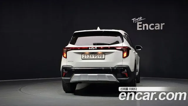 Kia Seltos Новый Seltos Бензин 2.0 2WD — Фото автомобиля 4
