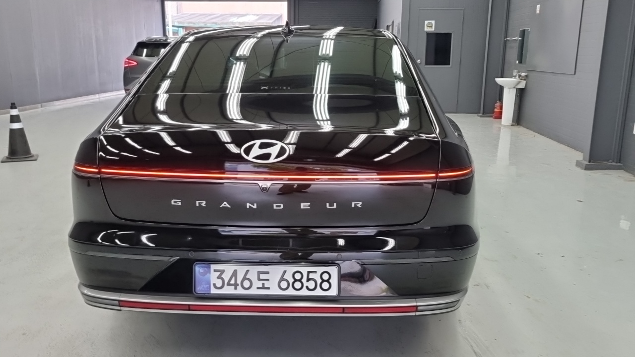 Hyundai Grandeur GN7 — Фото автомобиля 4