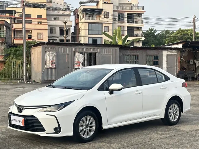 Фотография автомобиля — Toyota Corolla