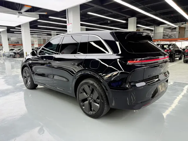 Li Auto L6 — Фото автомобиля 15