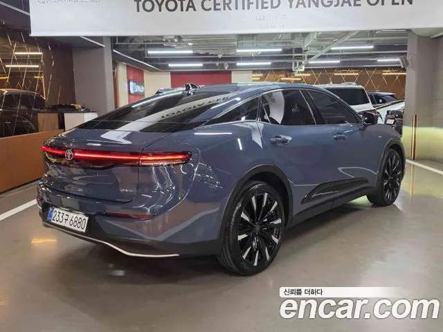Toyota Crown — Фото автомобиля 2
