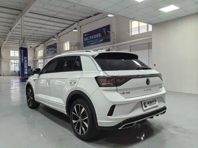 Volkswagen T-Roc — Фото автомобиля 6