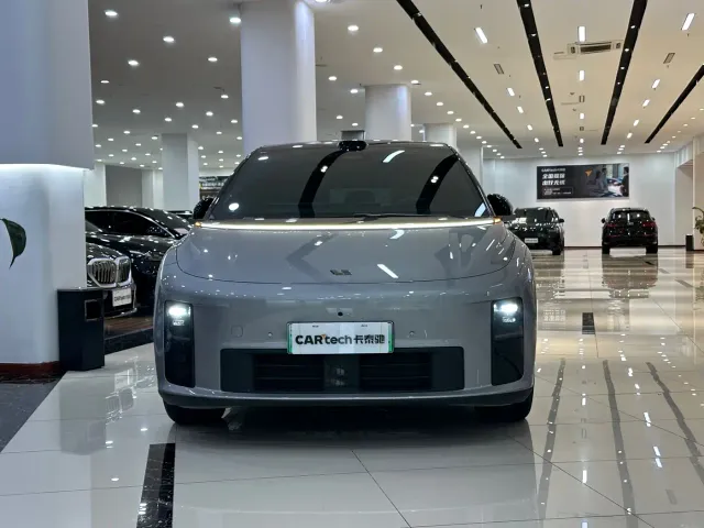 Li Auto i6 — Фото автомобиля 12