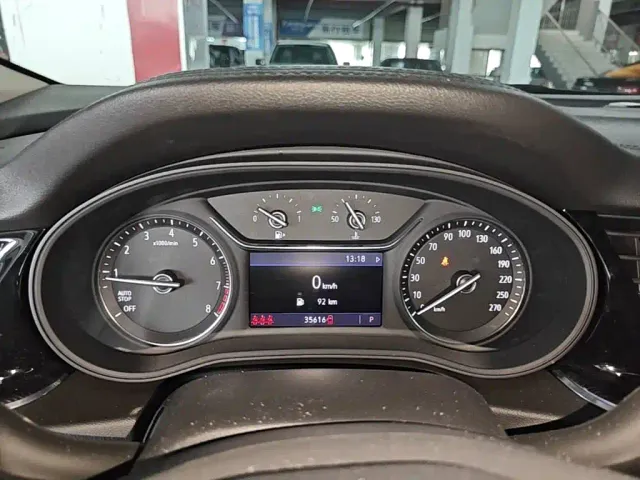 Buick Regal — Фото автомобиля 11