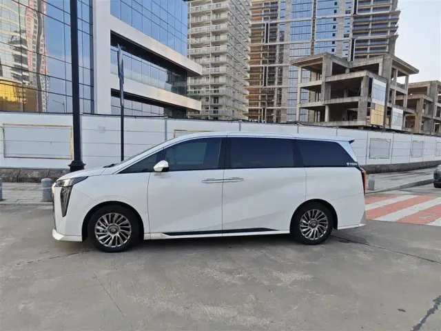 GAC Trumpchi M8 — Фото автомобиля 3