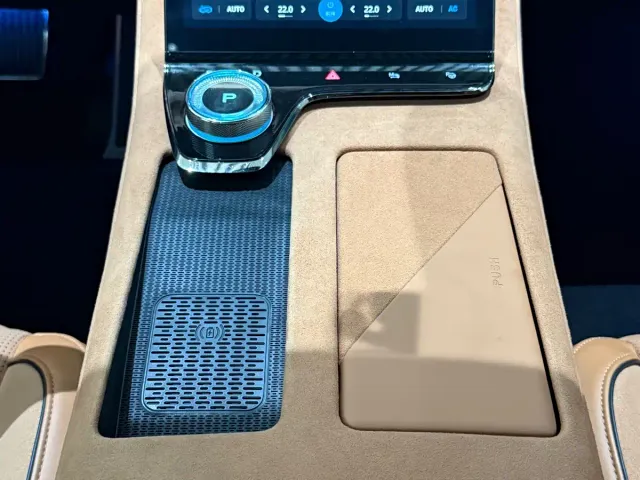 Voyah Auto VOYAH Zhuiguang 2023 4WD Flagship Edition — Фото автомобиля 12