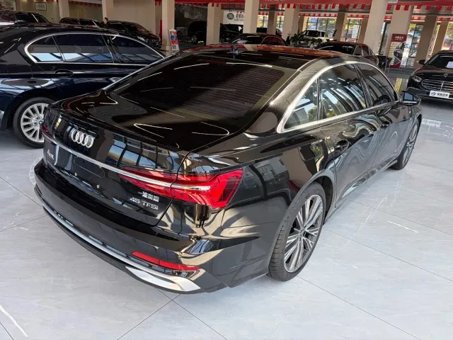 Audi A6L — Фото автомобиля 9