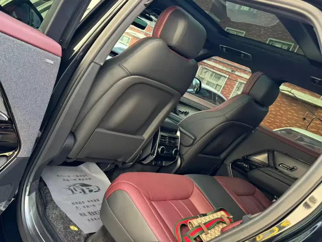 Land Rover Range Rover Sport — Фото автомобиля 4
