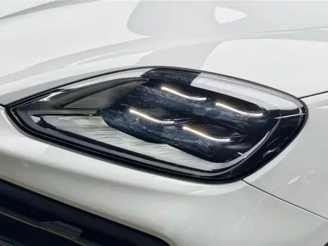 Porsche Cayenne — Фото автомобиля 7