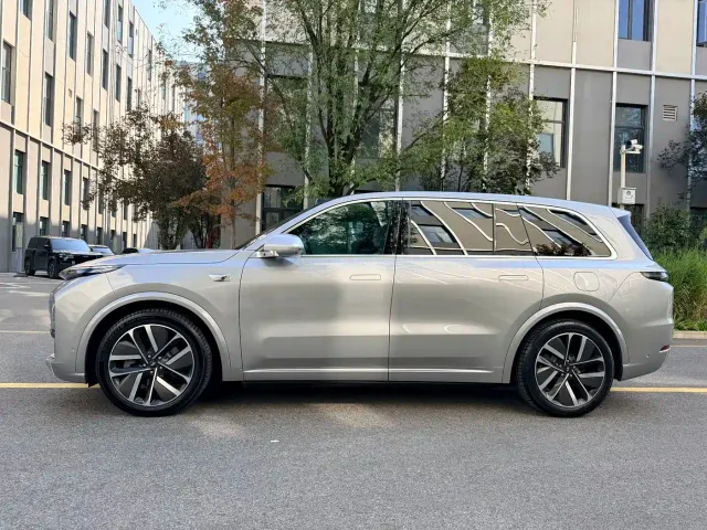 Li Auto L9 — Фото автомобиля 10