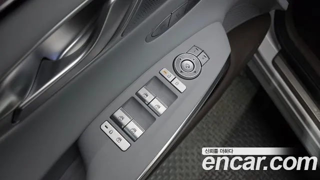 Genesis GV70 — Фото автомобиля 30