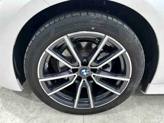 BMW 3 Series — Фото автомобиля 26