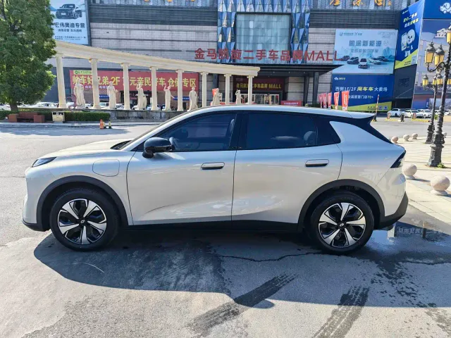 Changan Qiyuan Q05 — Фото автомобиля 8