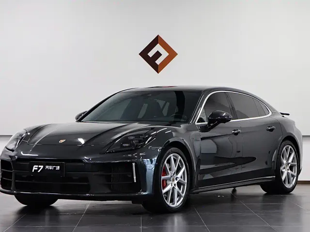 Фотография автомобиля — Porsche Panamera