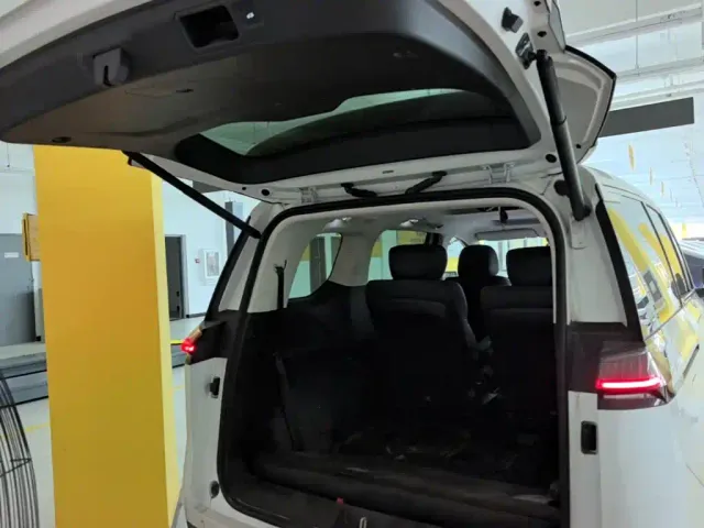 GAC Trumpchi E8 — Фото автомобиля 18