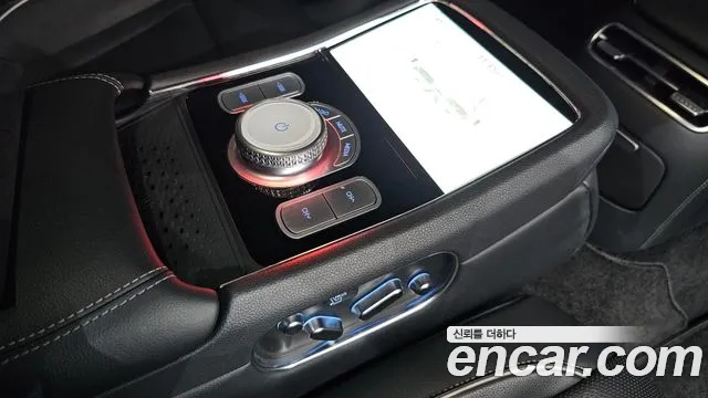 Genesis G90 Бензин 3.5 турбо AWD — Фото автомобиля 14