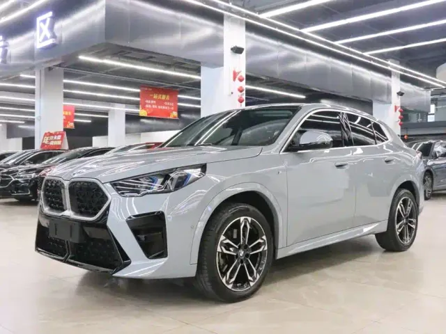 Фотография автомобиля — BMW X2