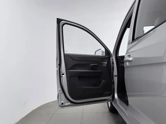 Wuling Hongguang V — Фото автомобиля 8