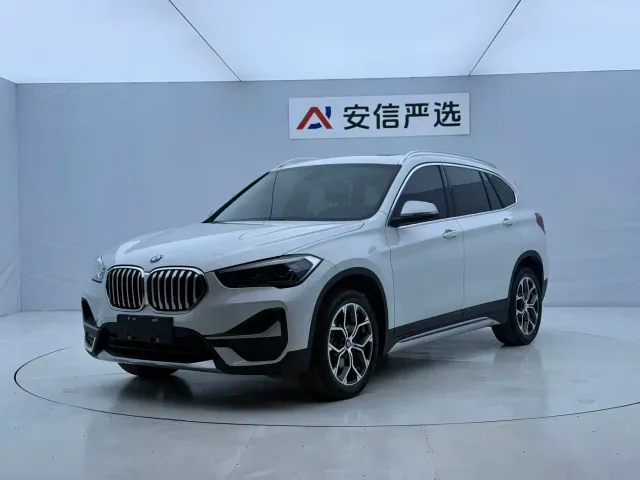 Фотография автомобиля — BMW X1