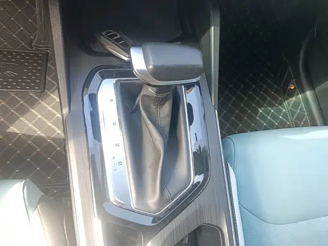 Geely Emgrand S — Фото автомобиля 13