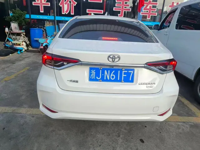 Toyota Corolla — Фото автомобиля 5